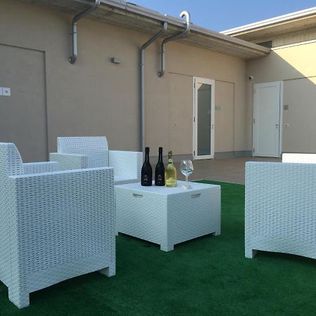 Terrazza Rooms Castrezatto Kültér fotó