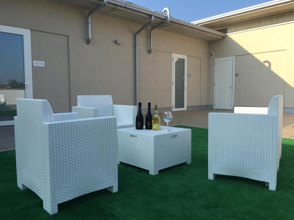 Terrazza Rooms Castrezatto Kültér fotó