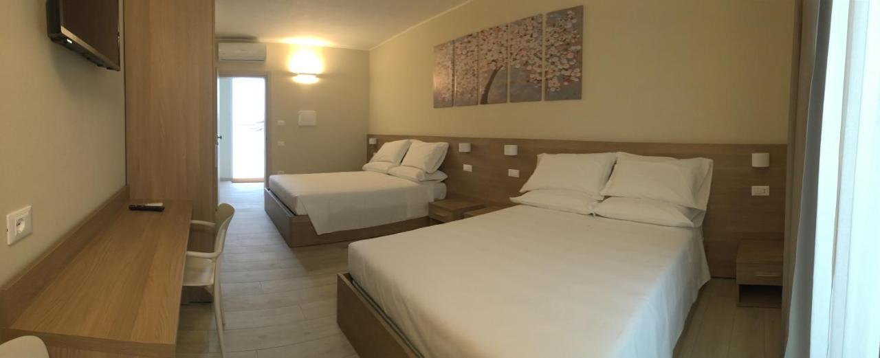 Terrazza Rooms Castrezatto Kültér fotó