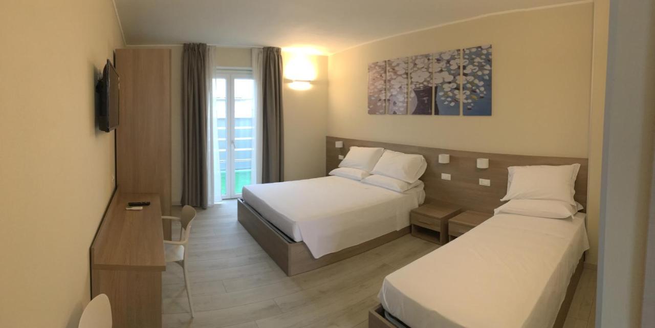 Terrazza Rooms Castrezatto Kültér fotó